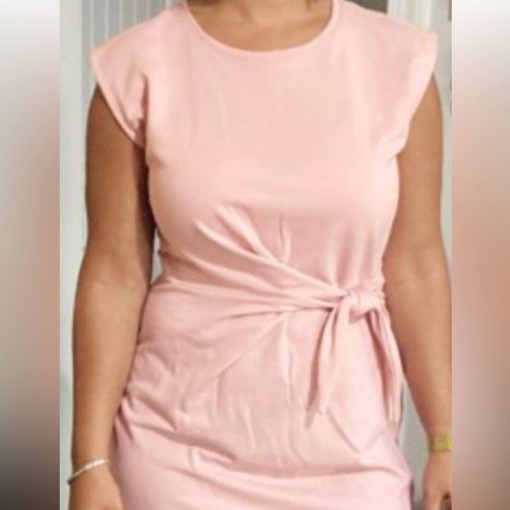 Pink casual Nine West mock tie front dress. Size large.